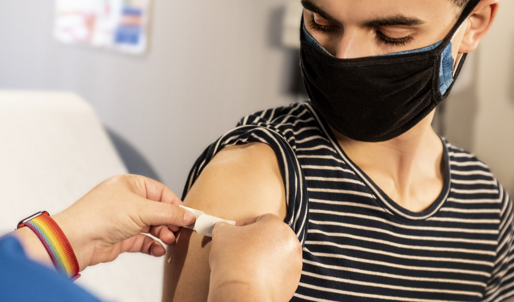 Los CDC recomiendan que todas las personas a partir de los 6 meses en adelanten se vacunen cada temporada. | Fotografía Lauren Bishop. CDC Gallery.